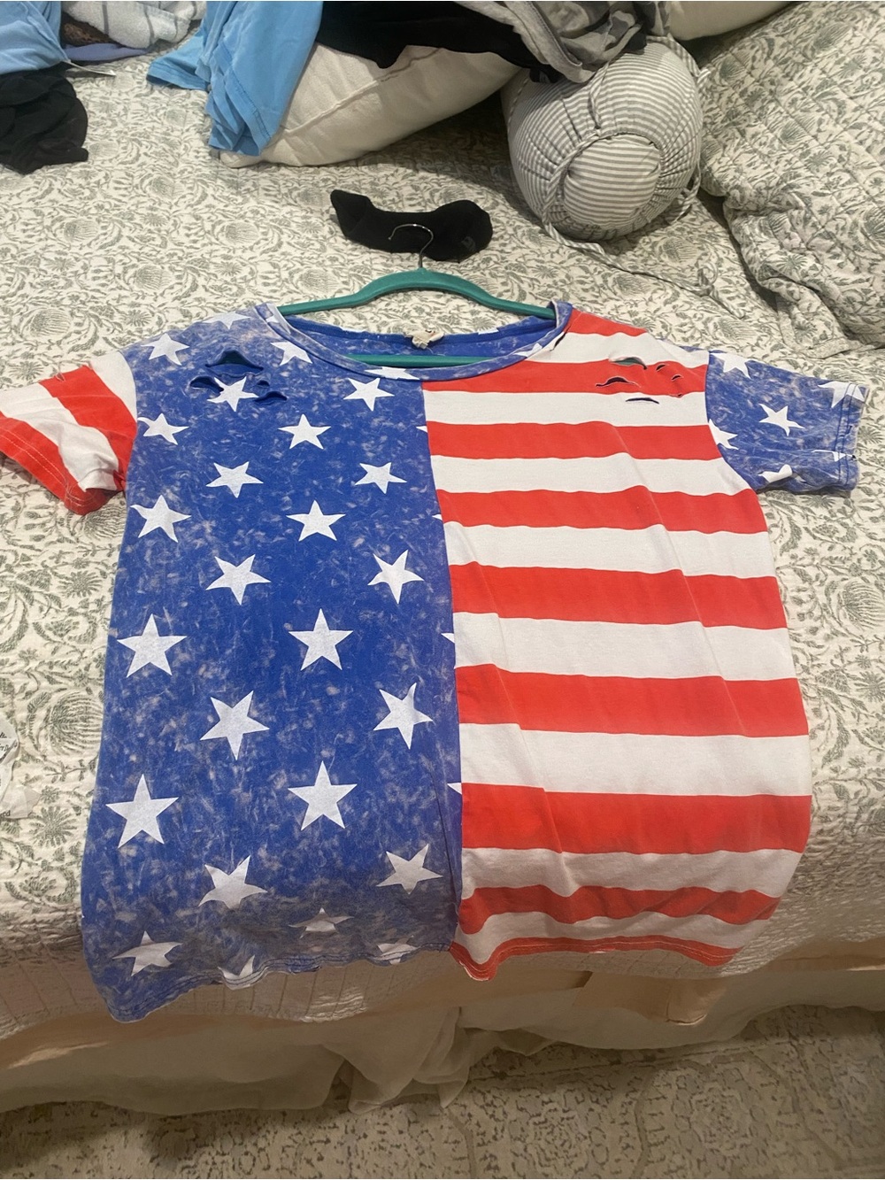 Distressed Red & Blue American Flag T‑Shirt - Patriotic Tee